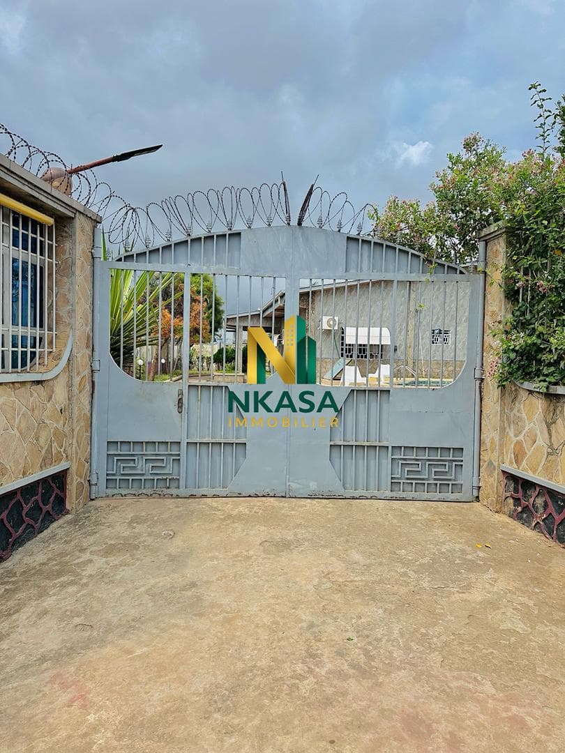 MAISON À VENDRE À BOMA